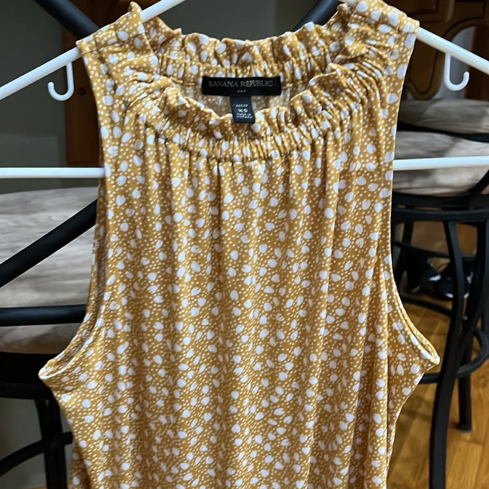Banana Republic Dress, gorgeous and so soft. Super comfortable, yet elegant! - Picture 3 of 6